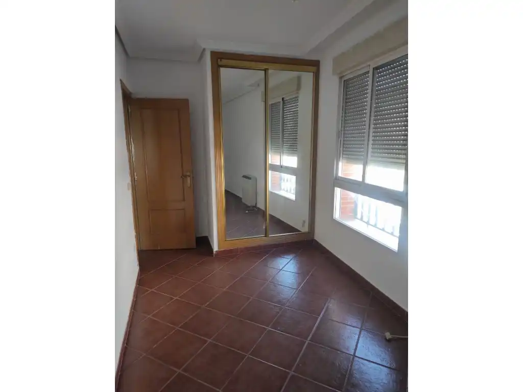Casa aparellada de lloguer a Calle Virgen De Poveda, imagen 7
