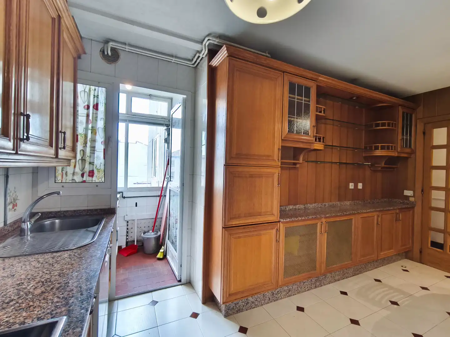 Kitchen of Flat for rent in Santiago de Compostela   with Heating and Furnished
