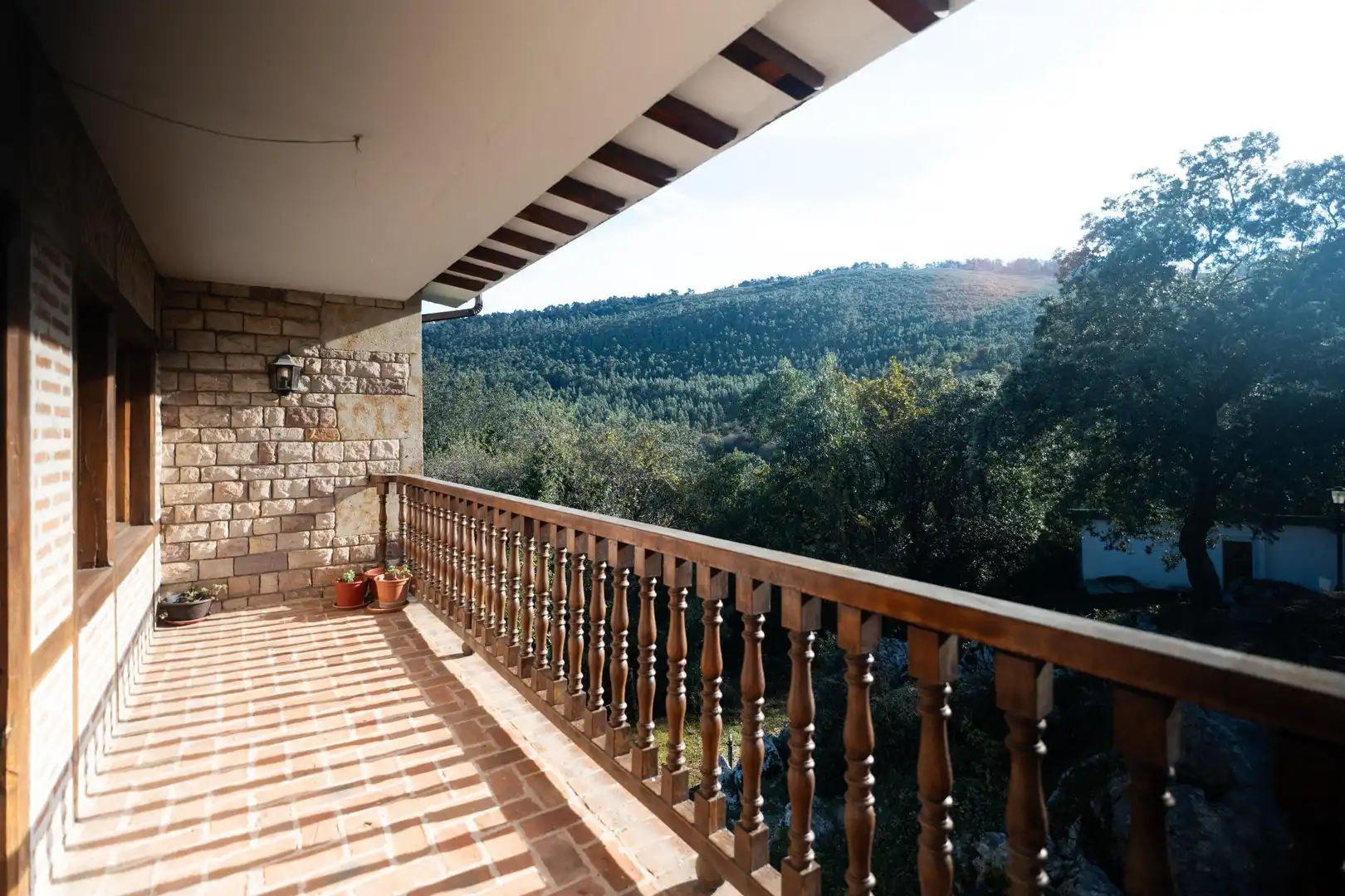 Terrassa de Casa o xalet en venda en Villaescusa (Cantabria) amb Calefacció, Jardí privat i Terrassa