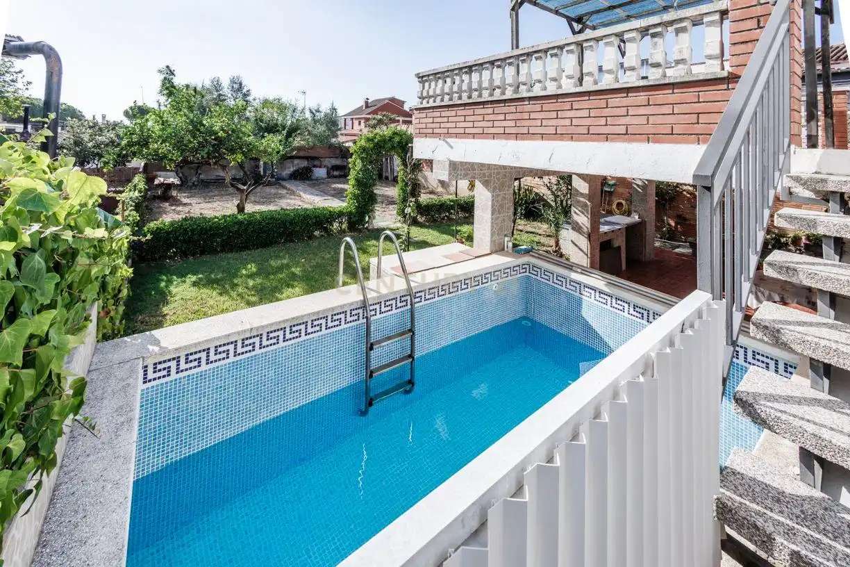 House with pool for sale in Carrer de les Orquídies, Viladecans, Spain, imagen 2