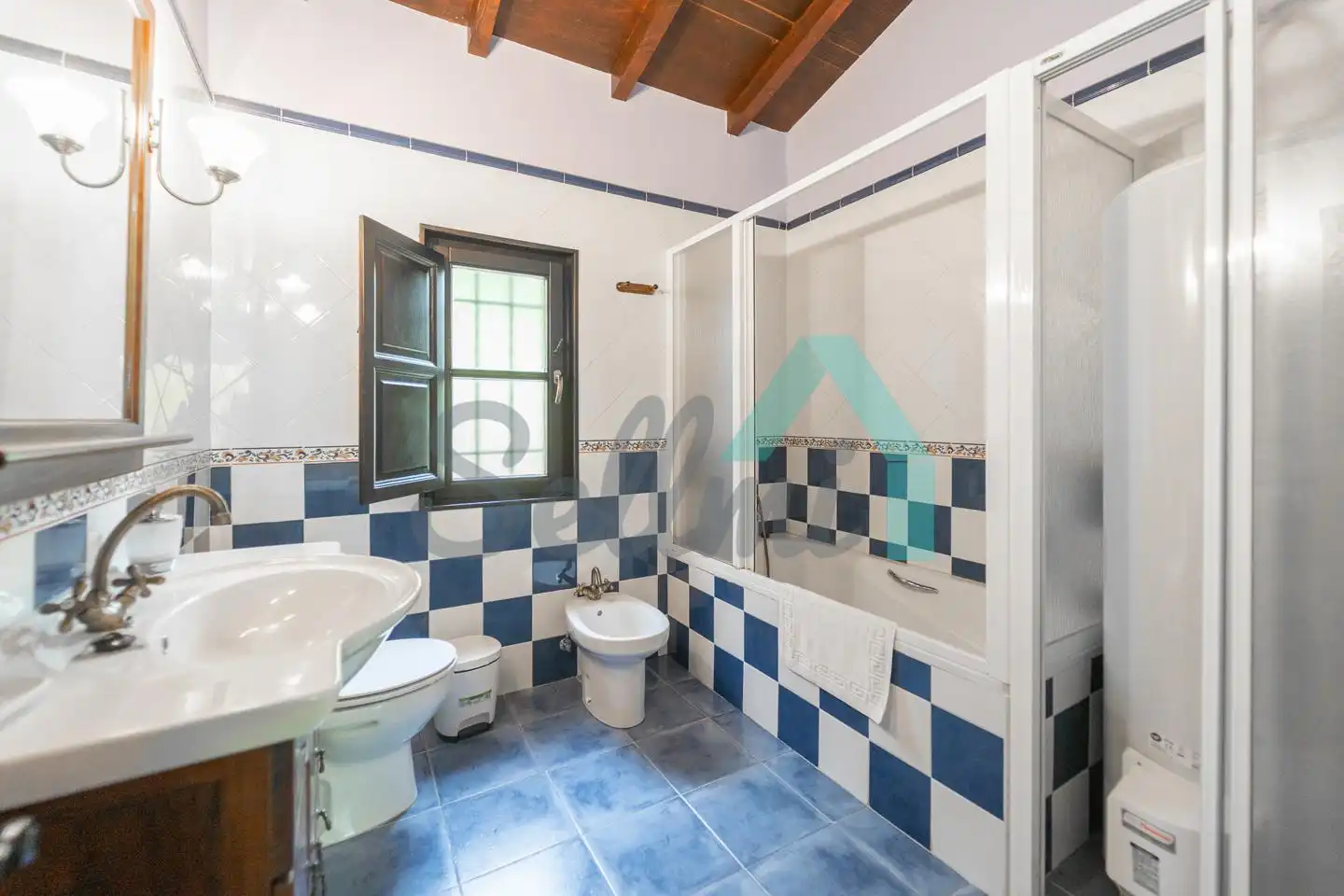 Baño de Casa o chalet en venta en Quirós con Calefacción, Jardín privado y Terraza
