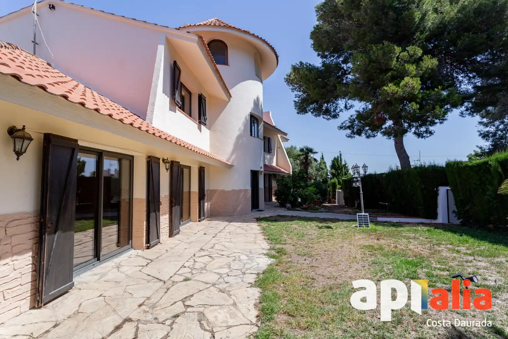 Vista exterior de Casa o xalet en venda en Salou amb Calefacció, Jardí privat i Terrassa