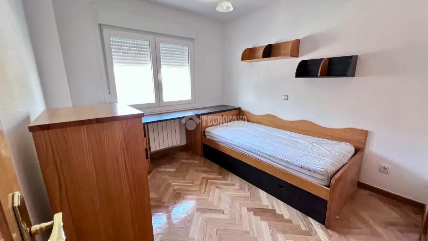Dormitori de Casa adosada en venda en Alcalá de Henares