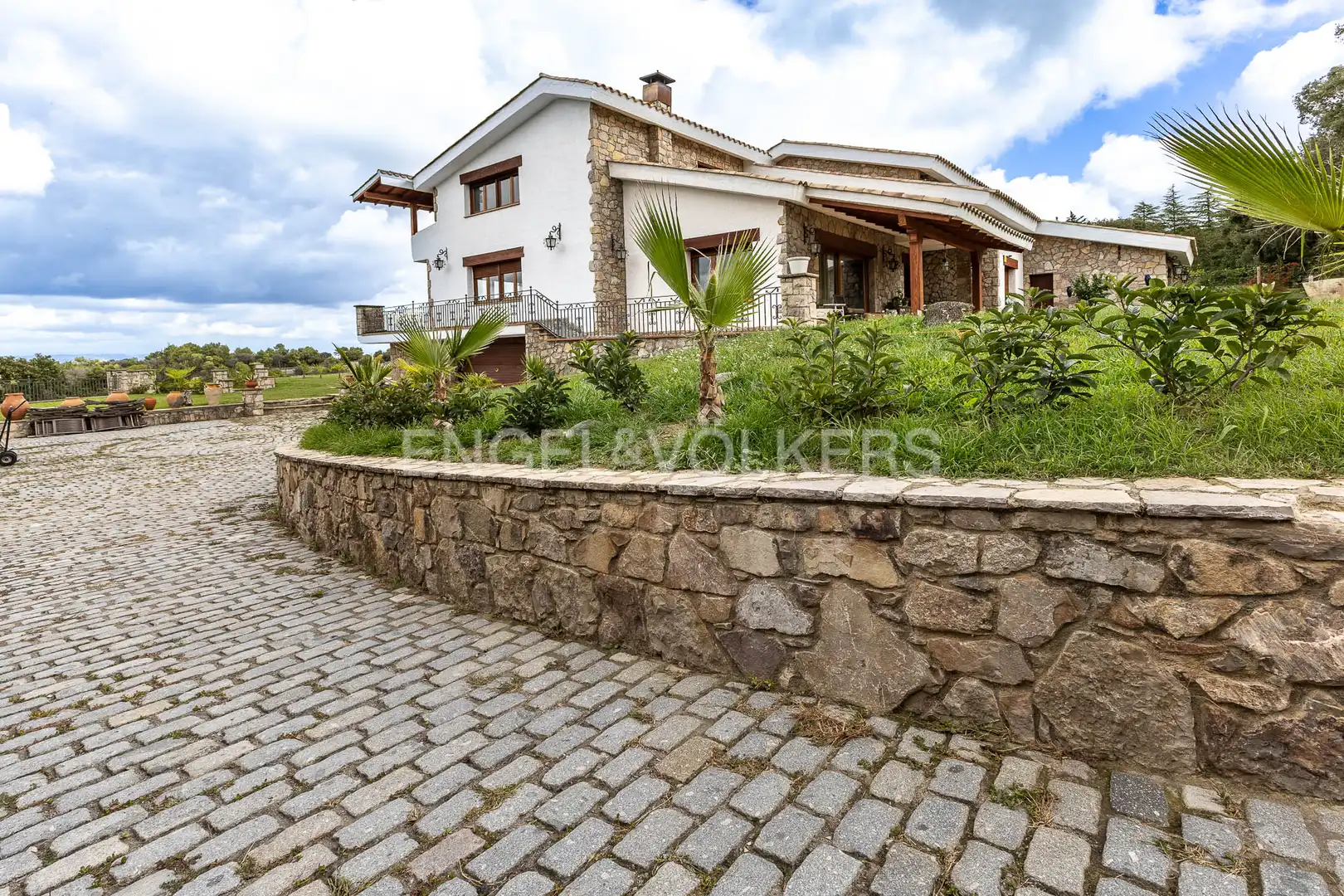 Vista exterior de Casa o xalet en venda en Seva amb Aire condicionat, Calefacció i Jardí privat