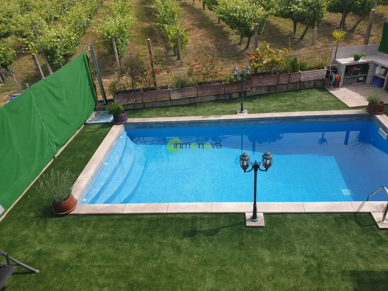 Piscina de Casa adosada en venda en Ponteareas amb Calefacció, Jardí privat i Terrassa
