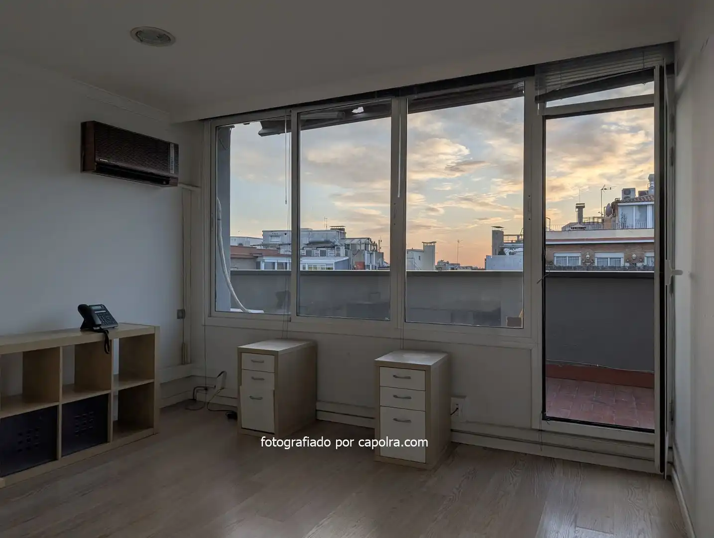 Habitación de Oficina de alquiler en Barcelona con Aire acondicionado, Calefacción y Terraza