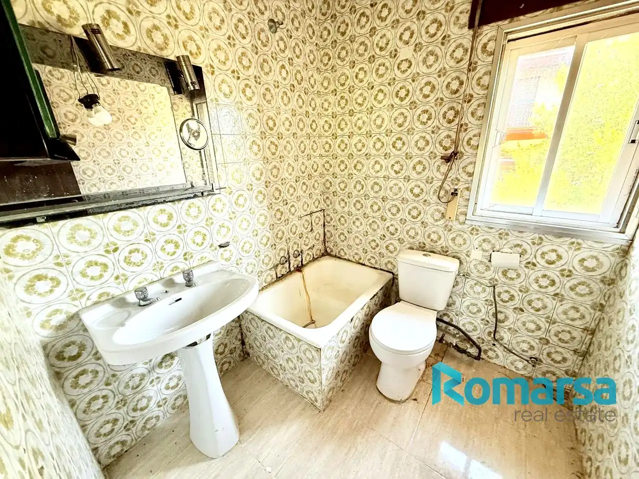 Baño de Piso en venta en Las Navas del Marqués  con Parquet, Terraza y Trastero