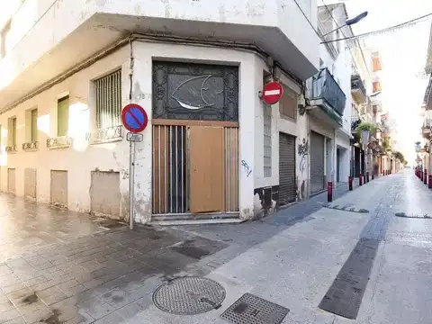 Vista exterior de Edificio en venta en Calella