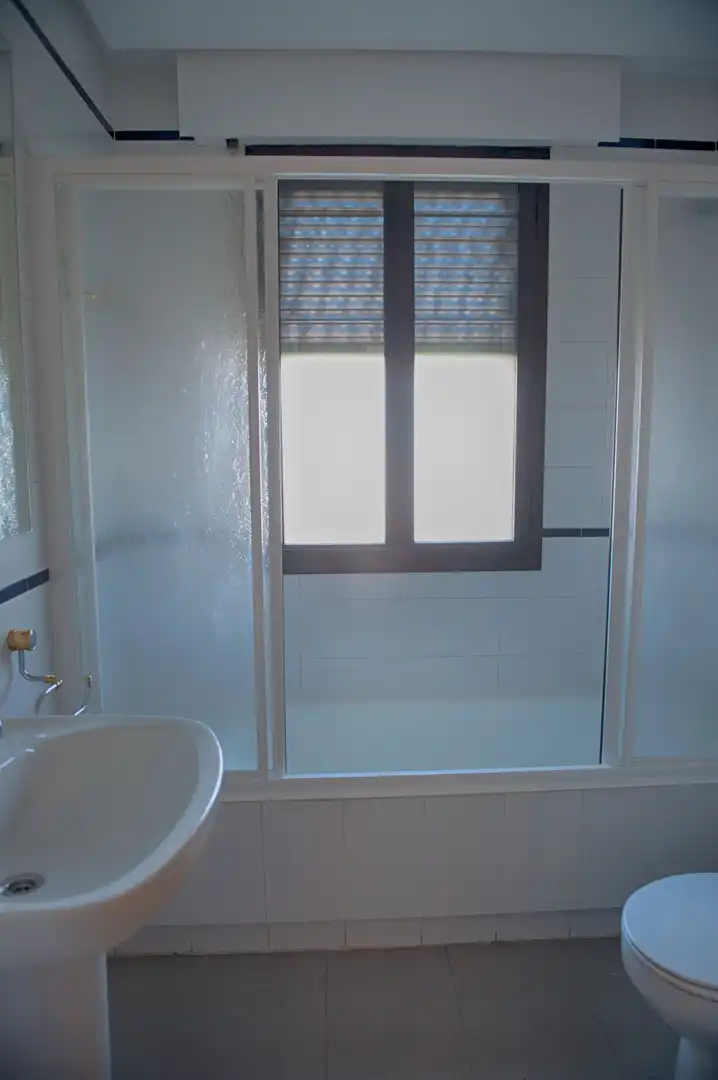Baño de Casa o chalet en venta en Aranjuez con Aire acondicionado, Calefacción y Jardín privado