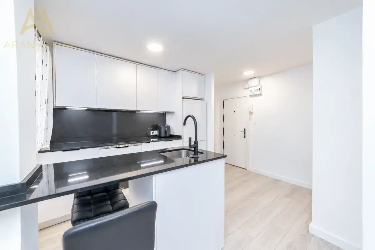 Piso con ascensor en venta en Calle de San Nicolás, imagen 2