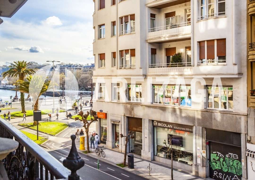 Exterior view of Flat for sale in Donostia - San Sebastián   with Heating and Balcony