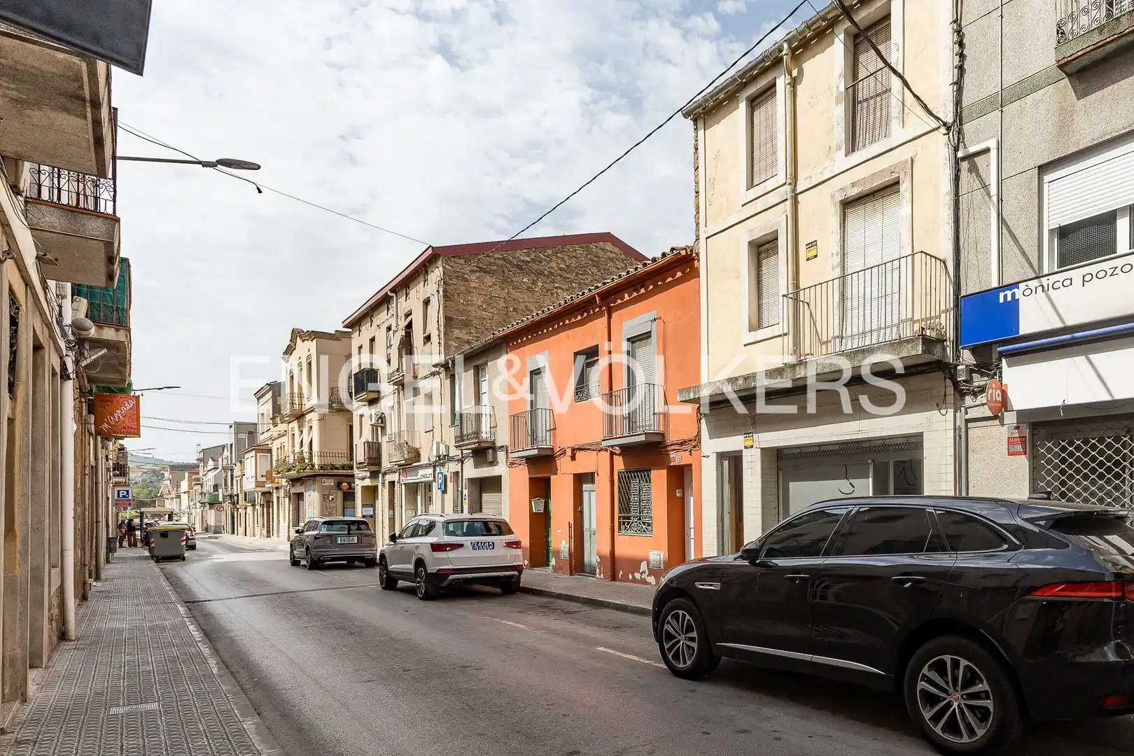 Vista exterior de Casa adosada en venda en Sant Vicenç de Castellet amb Calefacció i Jardí privat