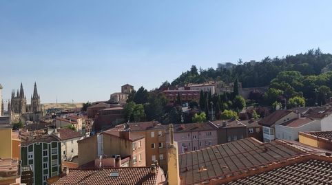 ENCANTADOR ÁTICO EN EL CORAZÓN DE BURGOS