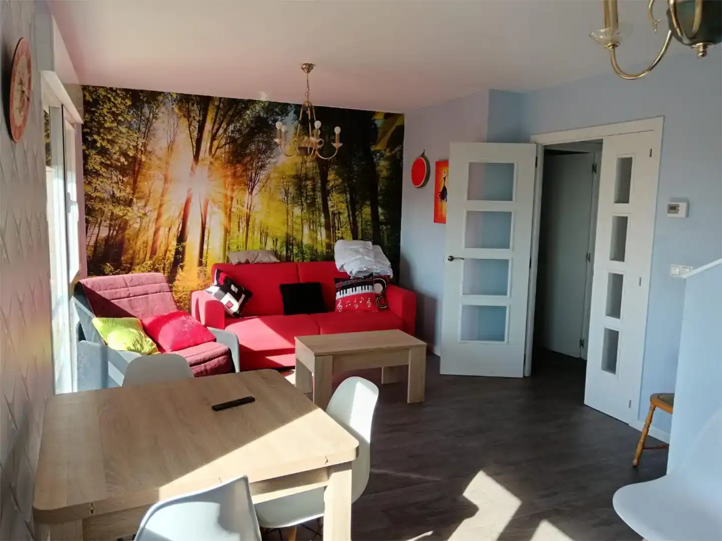 Sala d'estar de Casa adosada per a compartir en Soria Capital  amb Traster, Moblat i Forn