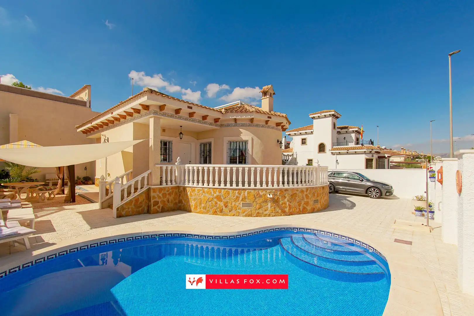House with pool for sale in Bigastro