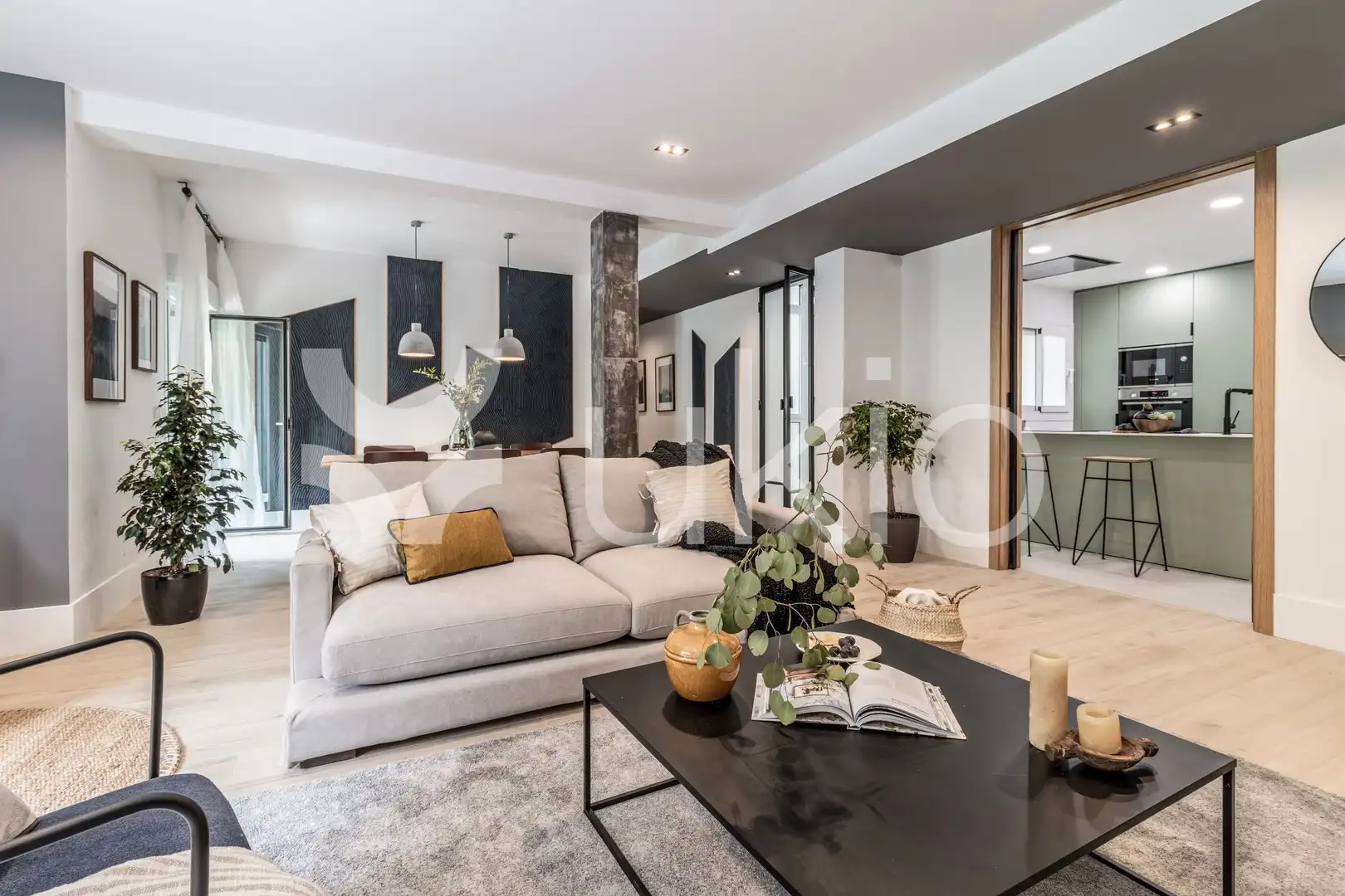 Sala de estar de Apartamento de alquiler en Madrid con Aire acondicionado, Calefacción y Amueblado