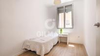 Bedroom of Flat for sale in  Madrid Capital