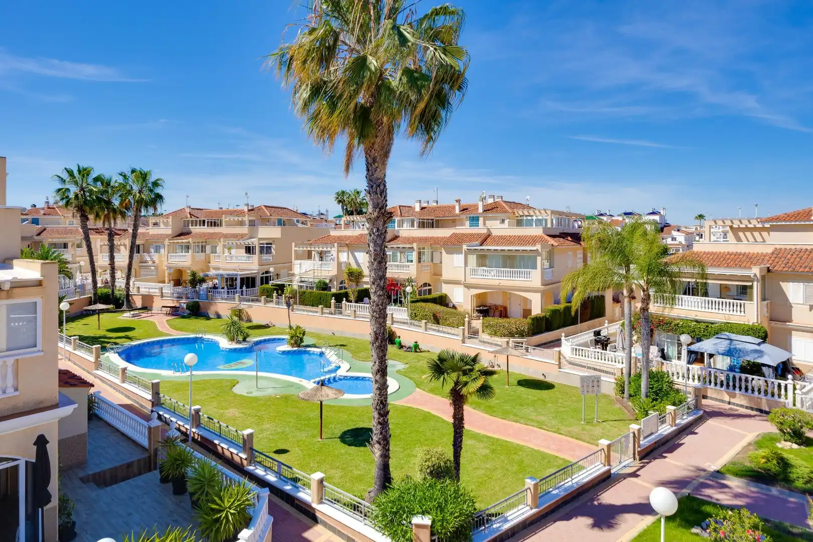 Casa a schiera con terrazza in vendita a Calle Abeto, imagen 26