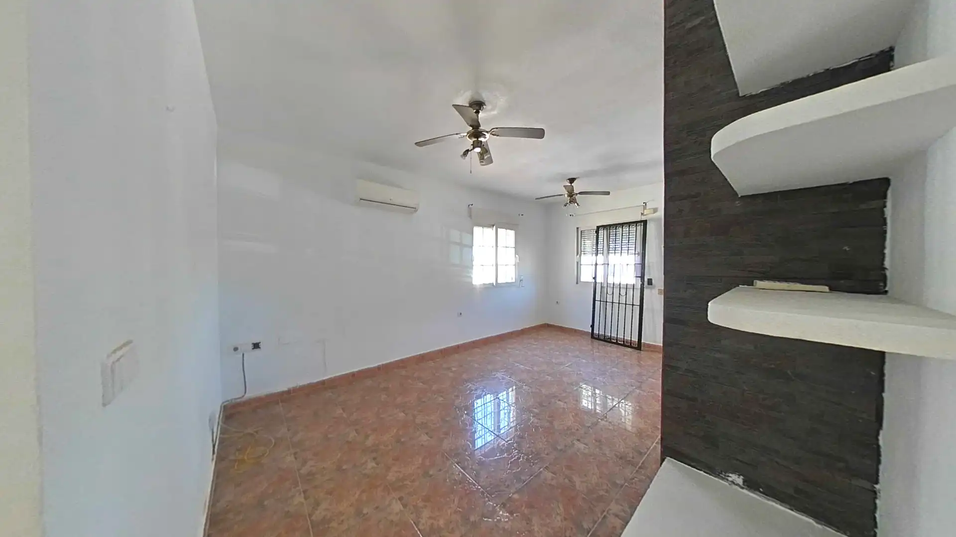 Casa adosada en venda en Orihuela amb Jardí privat, Traster i Balcó