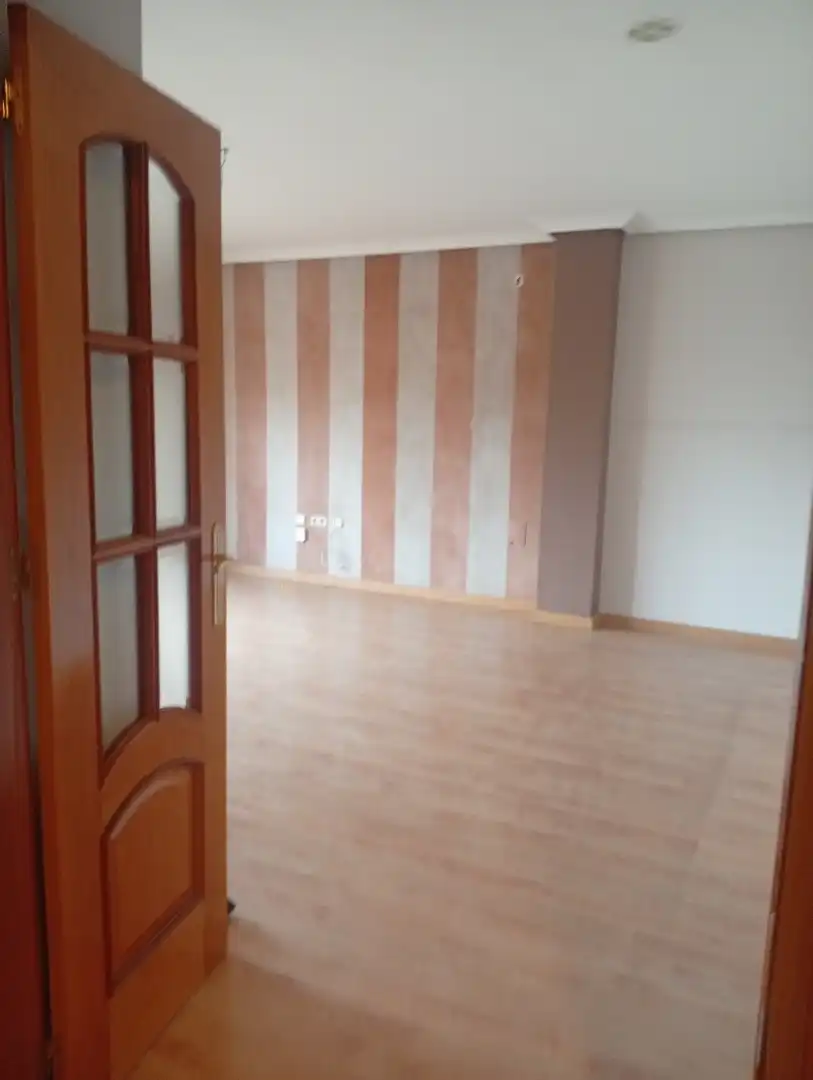 Piso en venta en Jaén con Aire acondicionado, Trastero y Balcón
