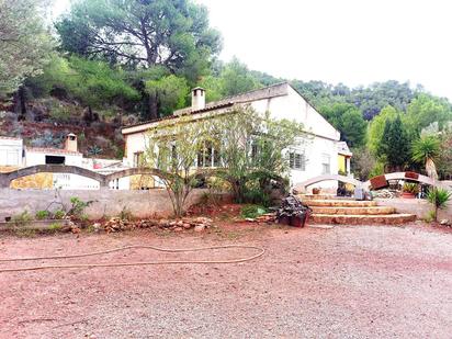 Vista exterior de Casa o xalet en venda en Marines amb Jardí privat, Terrassa i Piscina