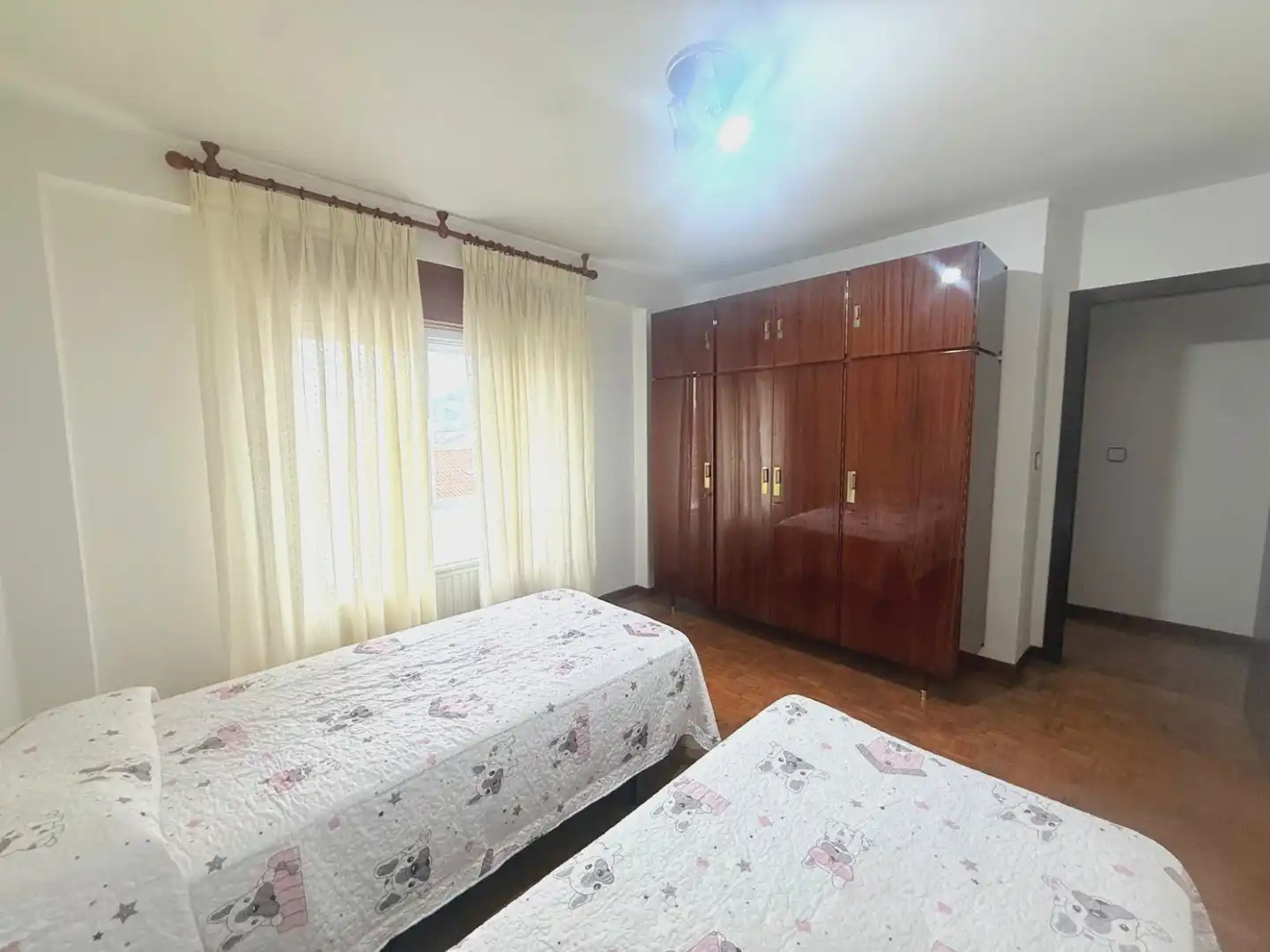 Habitación de Piso en venta en Avilés con Calefacción, Parquet y Terraza