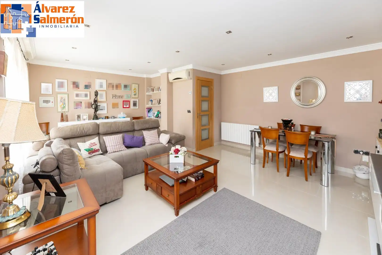 Sala de estar de Casa o chalet en venta en Huétor Vega con Aire acondicionado, Calefacción y Jardín privado