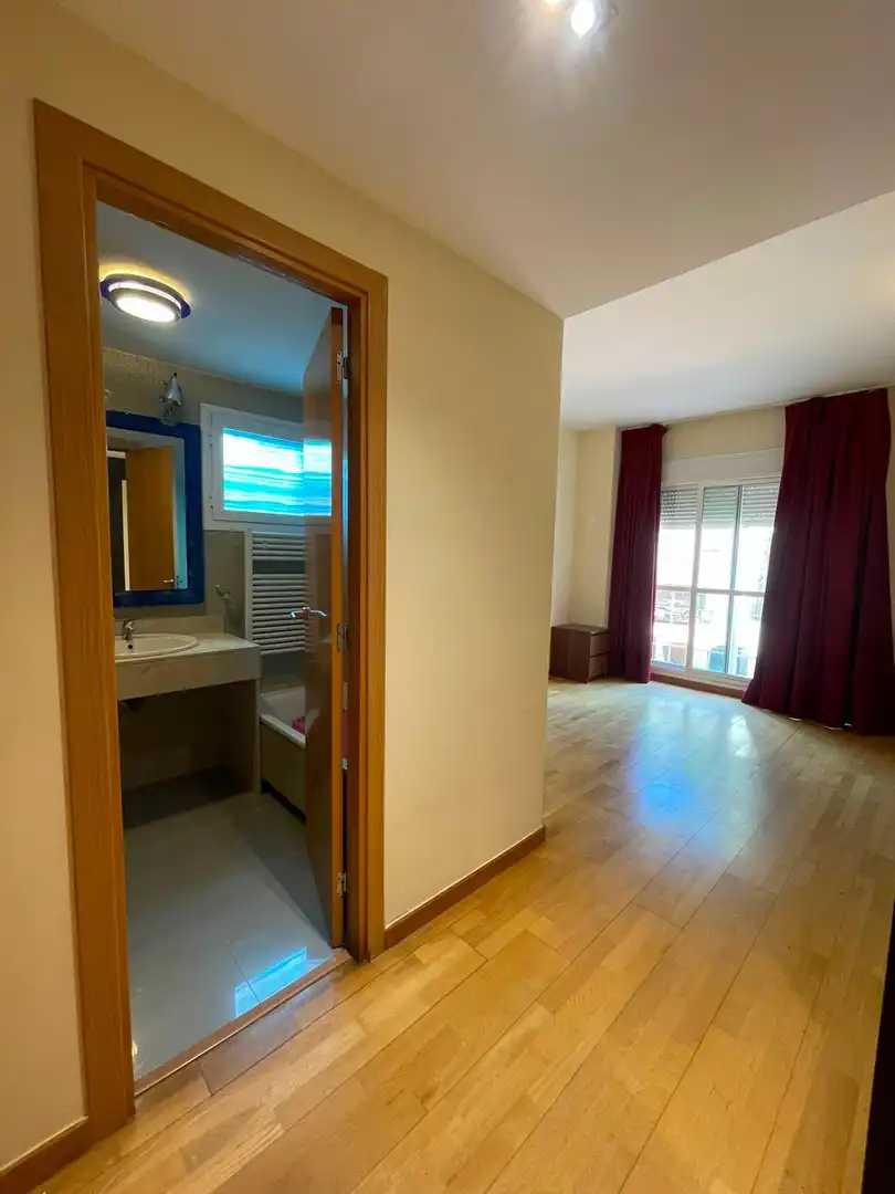 Badezimmer von Wohnung zur Miete in Las Rozas de Madrid mit Klimaanlage, Heizung und Terrasse