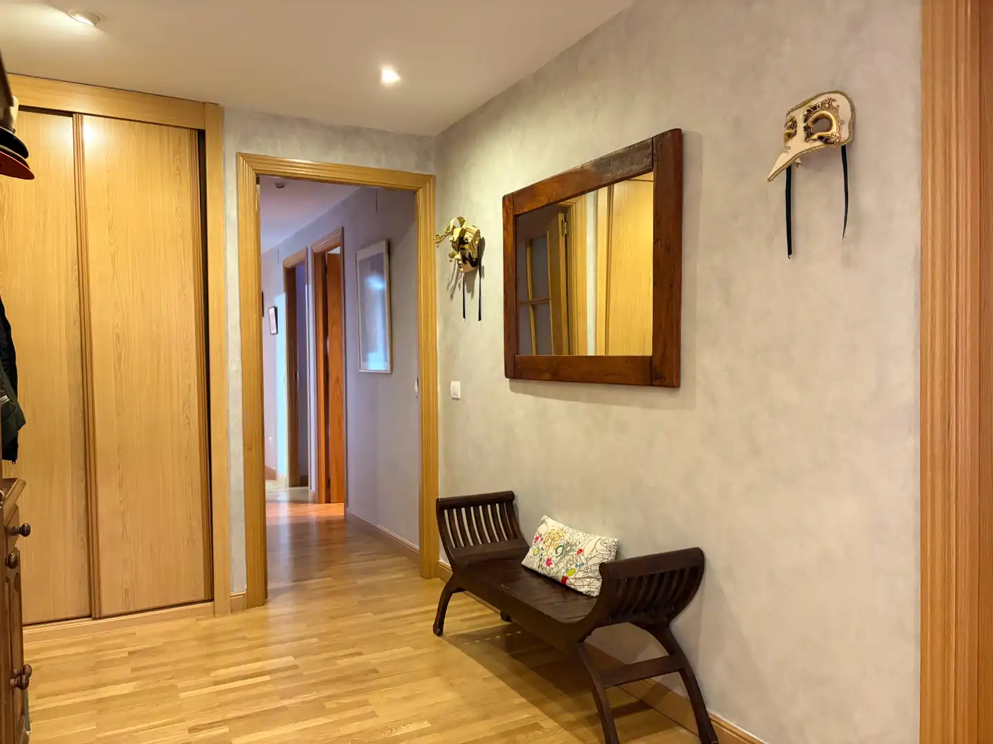 Wohnung zum Verkauf in Plasencia mit Klimaanlage, Schwimmbad und Balkon