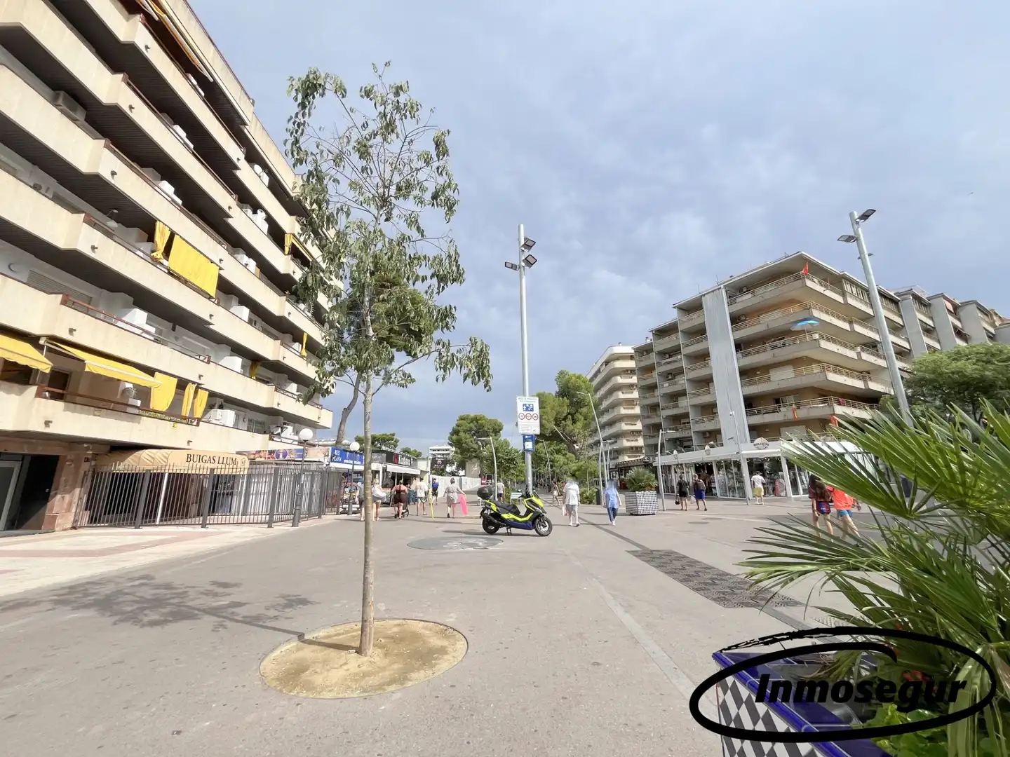 Außenansicht von Geschaftsraum zur Miete in Salou mit Klimaanlage, Heizung und Terrasse