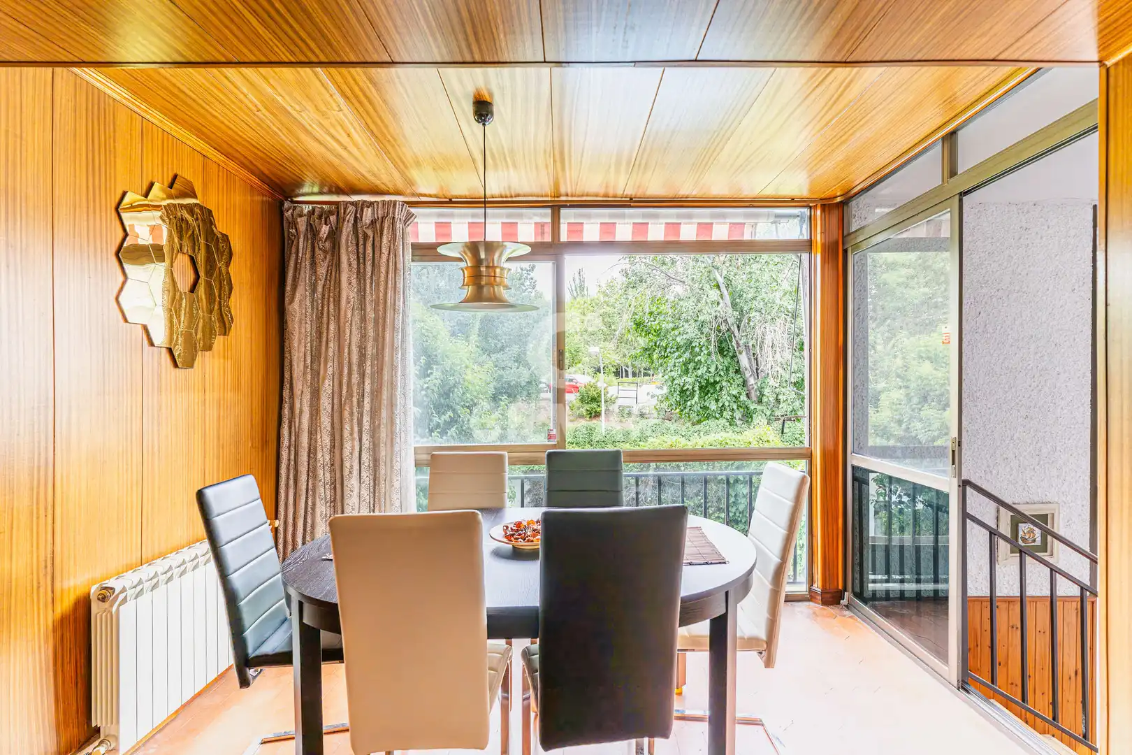 Comedor de Casa adosada en venta en Pozuelo de Alarcón con Calefacción, Jardín privado y Piscina