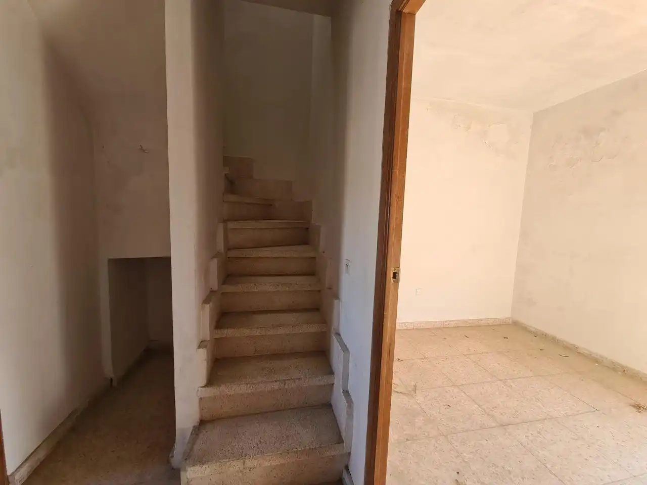 Casa adosada en venta en La Adrada  con Balcón