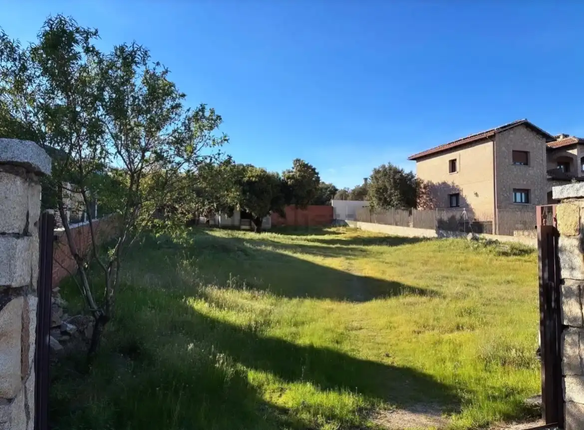 Terreny residencial en venda a Calle Tauro