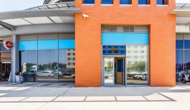 Local comercial en Alquiler en Urbadiez - Entrepuentes