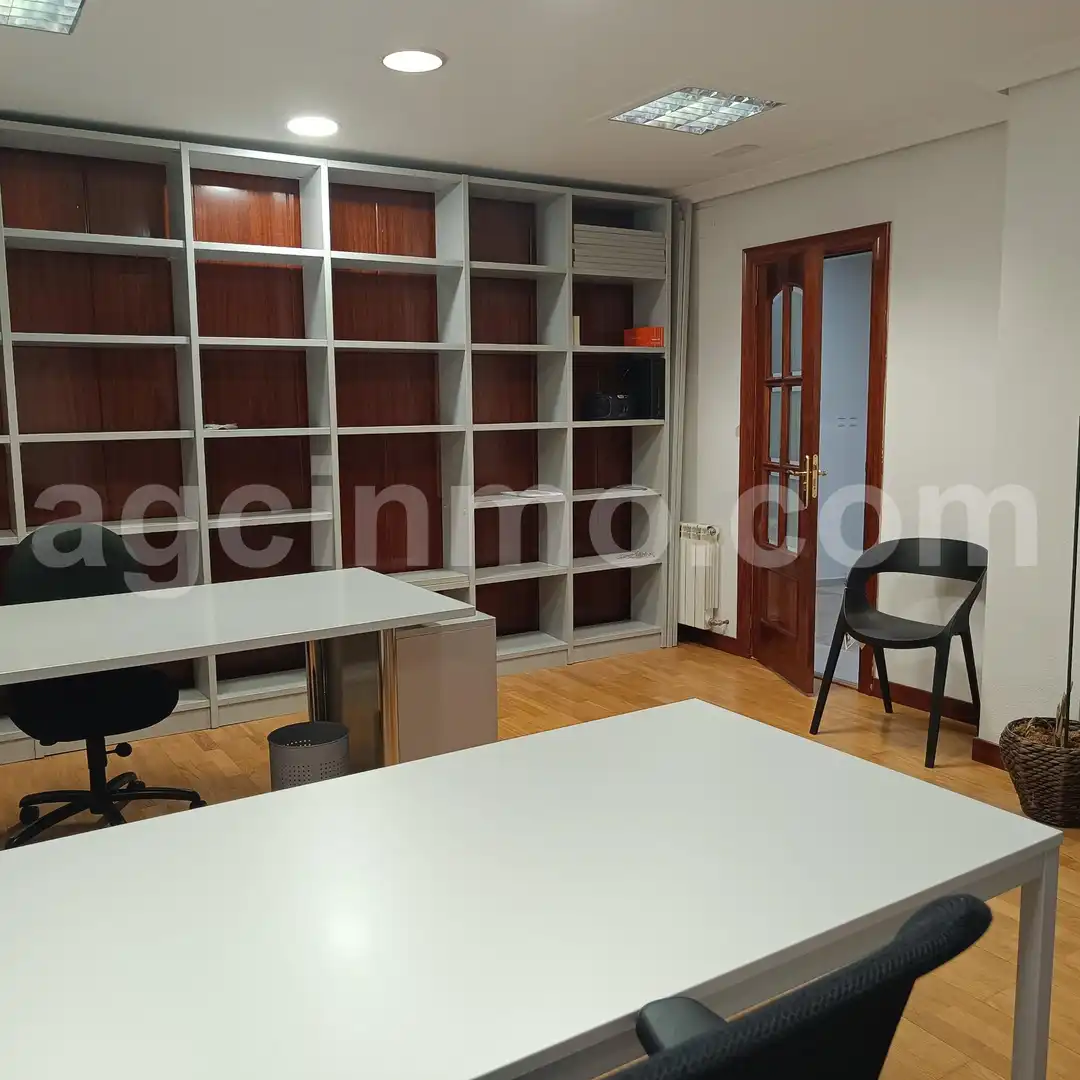 Büro zur Miete in Valladolid mit Klimaanlage, Heizung und Möbliert