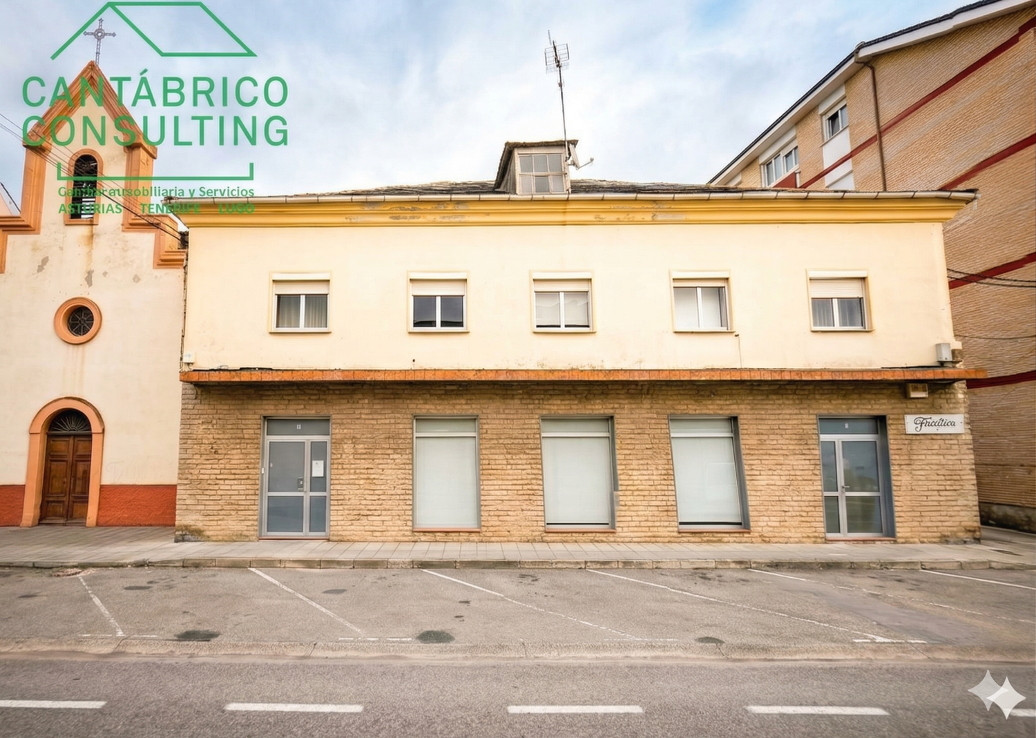 Vista exterior de Edifici en venda en Coaña