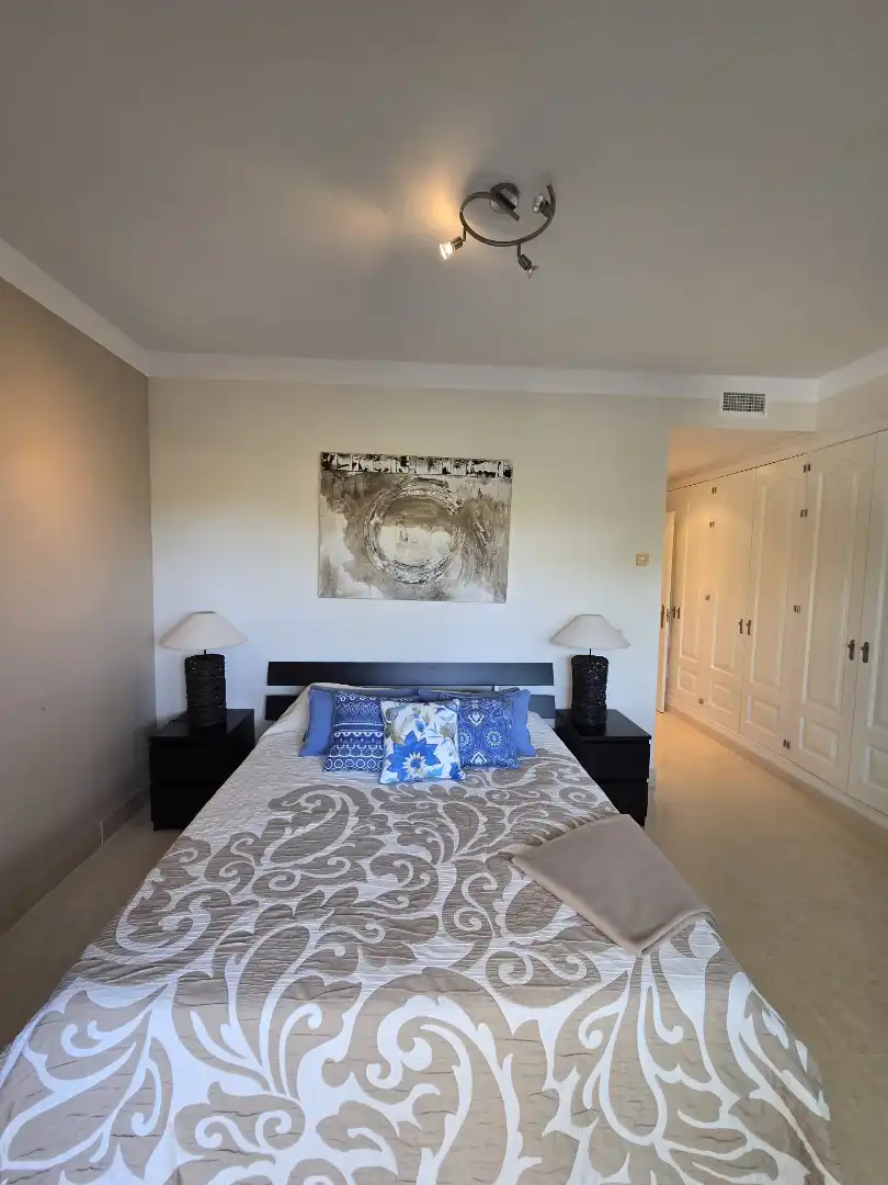 Habitación de Piso en venta en Benahavís con Aire acondicionado, Terraza y Trastero