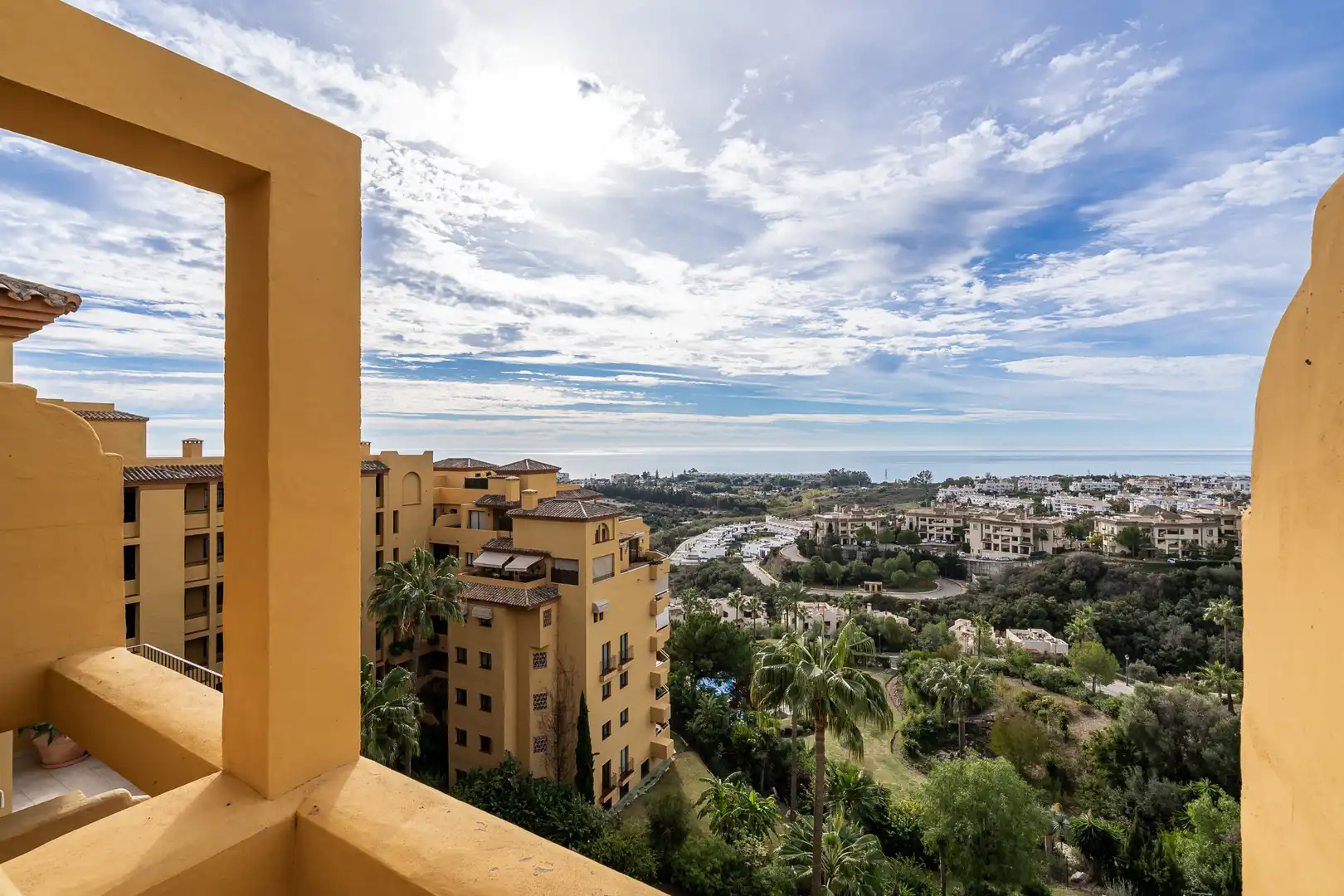 Außenansicht von Maisonette zur Miete in Estepona mit Klimaanlage, Heizung und Terrasse