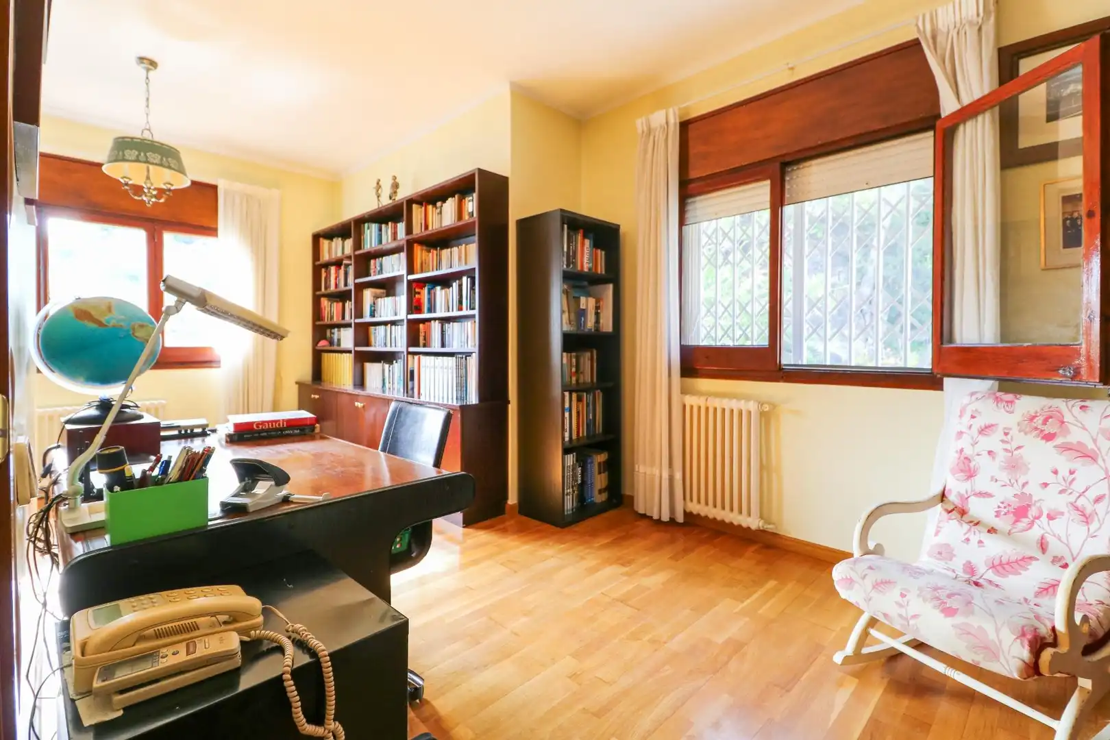 Sala d'estar de Casa o xalet en venda en Castelldefels amb Aire condicionat, Calefacció i Parquet