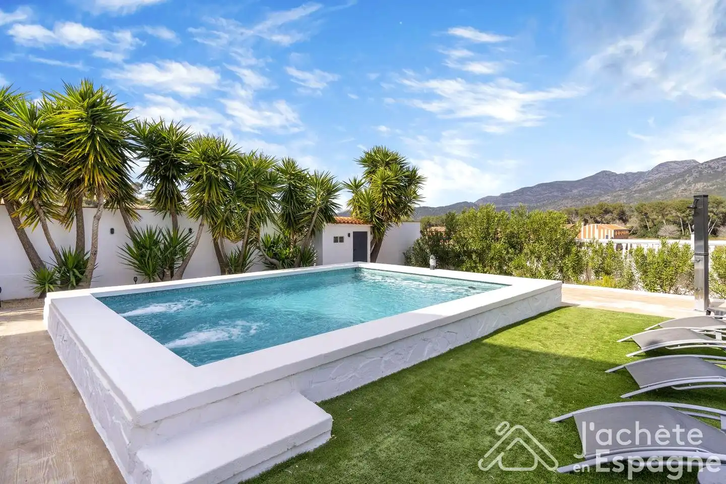 Piscina de Casa o xalet en venda en Alzira amb Aire condicionat, Calefacció i Jardí privat