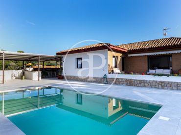 Casa con piscina en venta en Sagunto ciudad