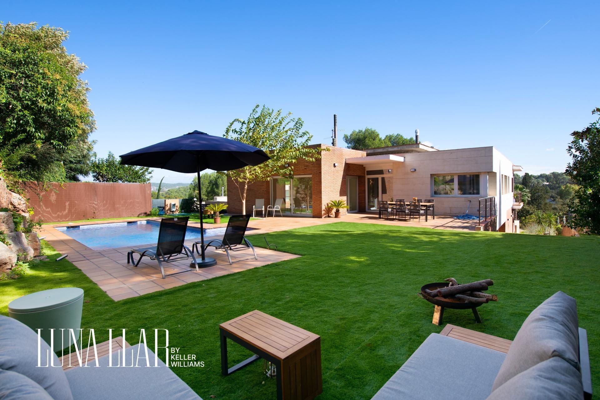 Jardí de Casa o xalet en venda en Sant Cugat del Vallès amb Aire condicionat, Calefacció i Jardí privat