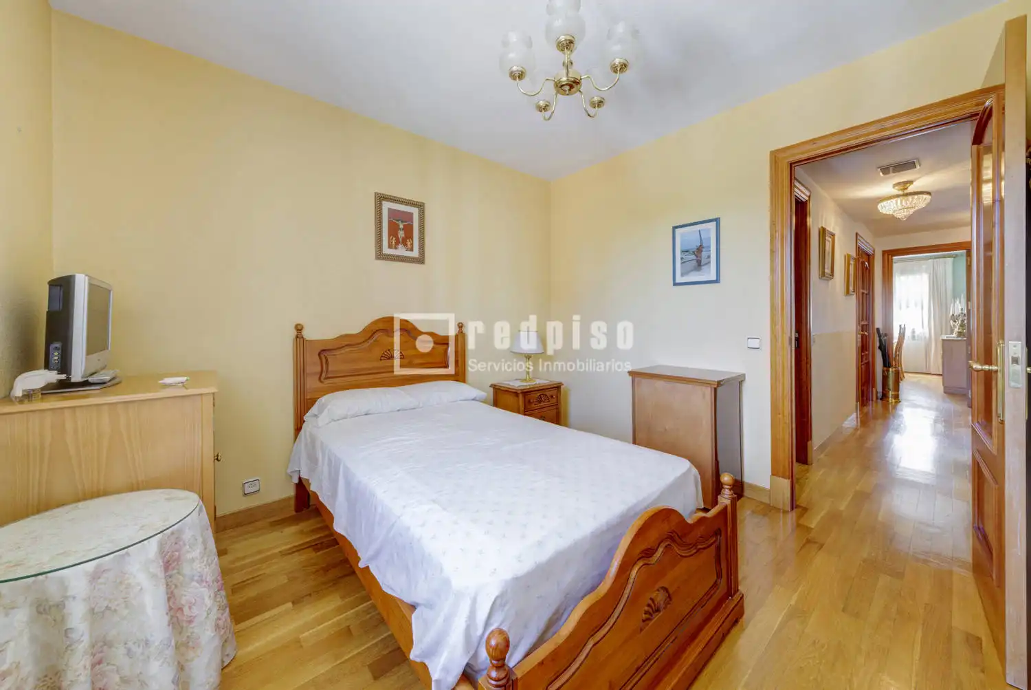 Bedroom of Flat for sale in Pozuelo de Alarcón  with Heating, Private garden and Parquet flooring