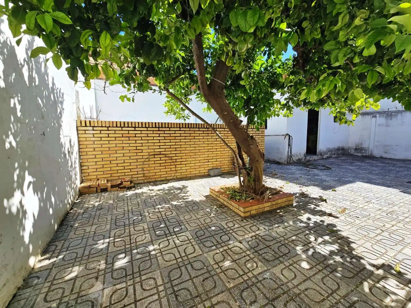 Vista exterior de Casa o chalet en venta en Valencina de la Concepción con Terraza, Trastero y Piscina