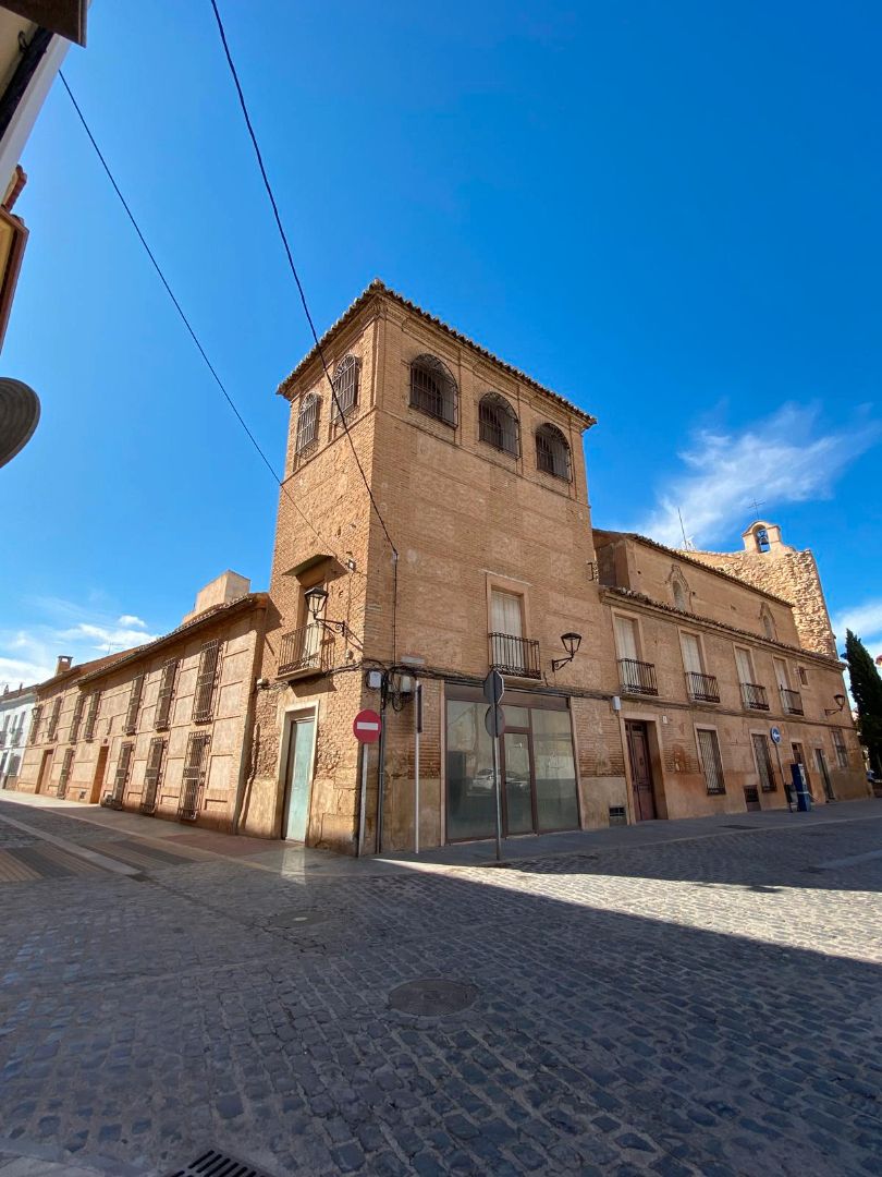 Exterior view of Building for sale in Manzanares
