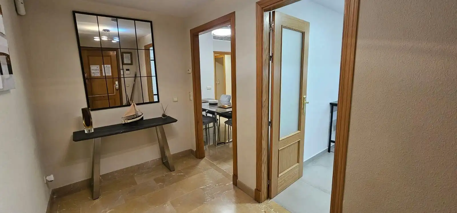 Wohnung zur Miete in Marbella mit Privatgarten, Terrasse und Möbliert