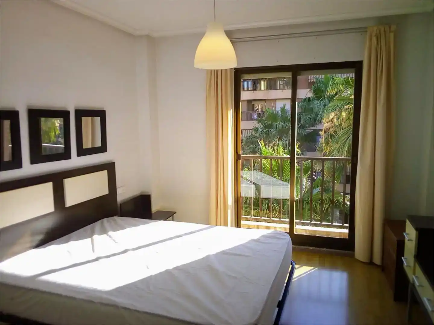 Habitación de Piso de alquiler en Petrer con Aire acondicionado, Parquet y Amueblado