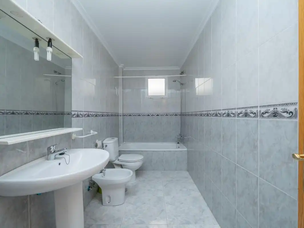 Baño de Piso en venta en Orihuela con Calefacción y Trastero