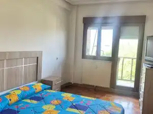 Dormitori de Pis en venda en Siero amb Calefacció, Parquet i Terrassa