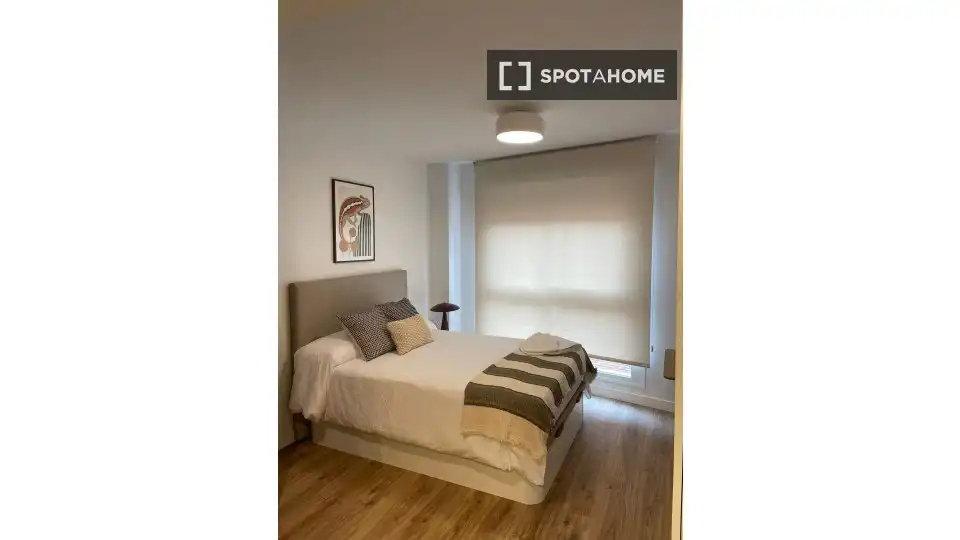 Bedroom of Flat for rent in Madrid  with Air Conditioner, Heating and Furnished